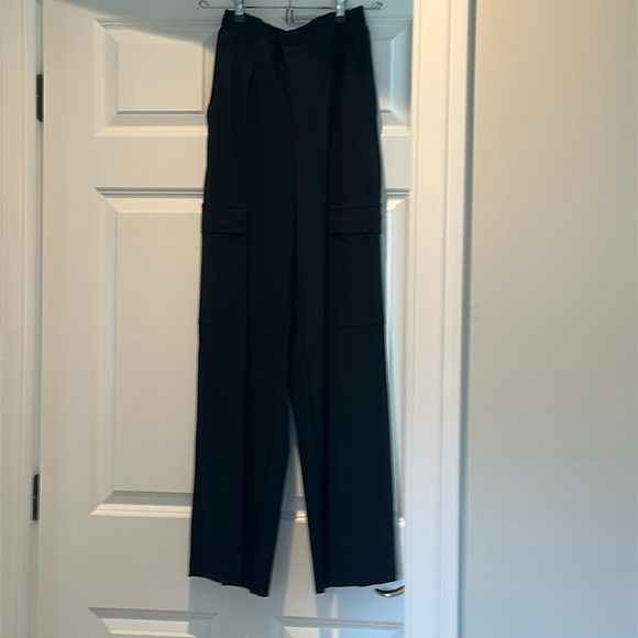 New ATHLETA Pinnacle High Rise Cargo Trousers Size 0 - Picture 1 of 4